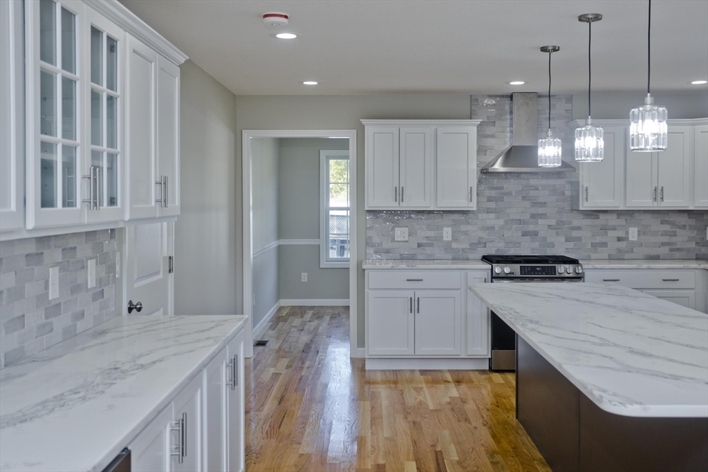 Agawam, Massachusetts 01001, United States, 4 Bedrooms Bedrooms, ,3 BathroomsBathrooms,Residential,Pending,122776