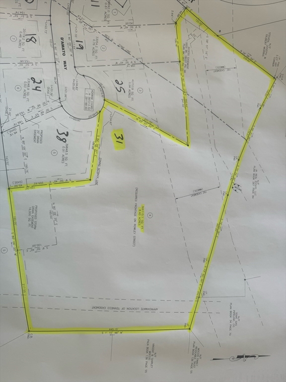 Agawam, Massachusetts 01001, United States, 4 Bedrooms Bedrooms, ,3 BathroomsBathrooms,Residential,Pending,122776