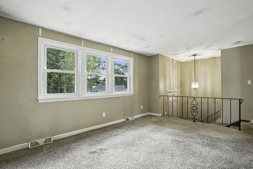 41 Harvard Dr