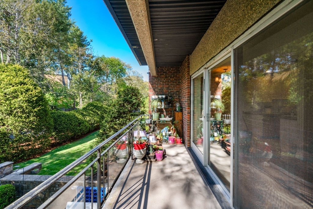 1202 Greendale Avenue #124, Needham, MA Photo #9