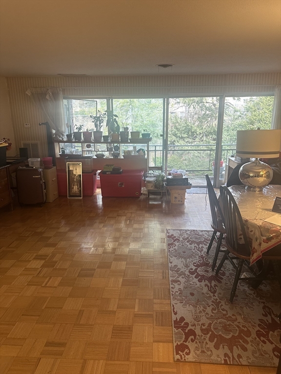 1202 Greendale Avenue 124