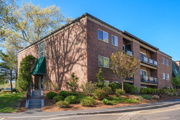 1202 GREENDALE AVE APT 124, NEEDHAM, MA 02492 - Image 2defb997900d192da7ffd3446e8780f9/1908611111
