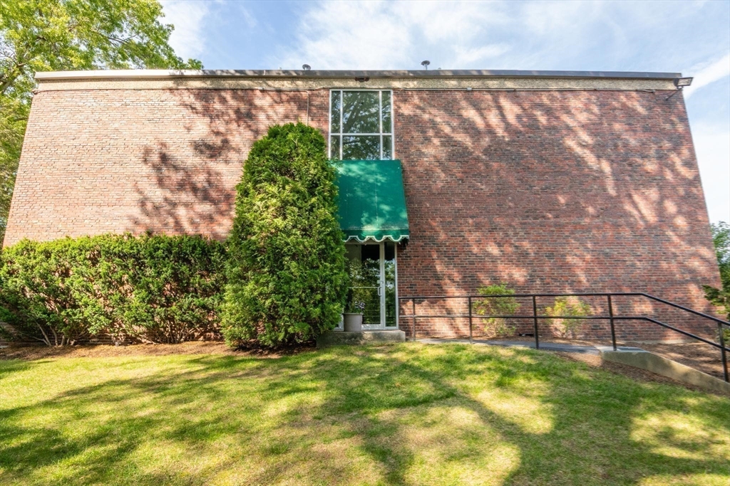 1202 Greendale Avenue #124, Needham, MA Photo #3