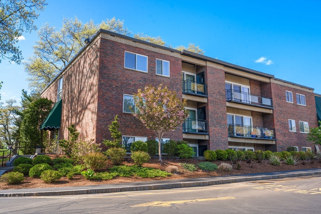 1202 Greendale Avenue #124, Needham, MA Photo #17