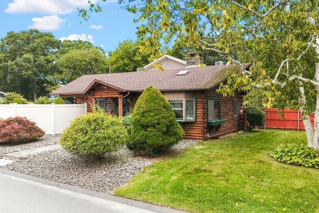 24 Fisherman Rd, Fairhaven, MA Photo #2