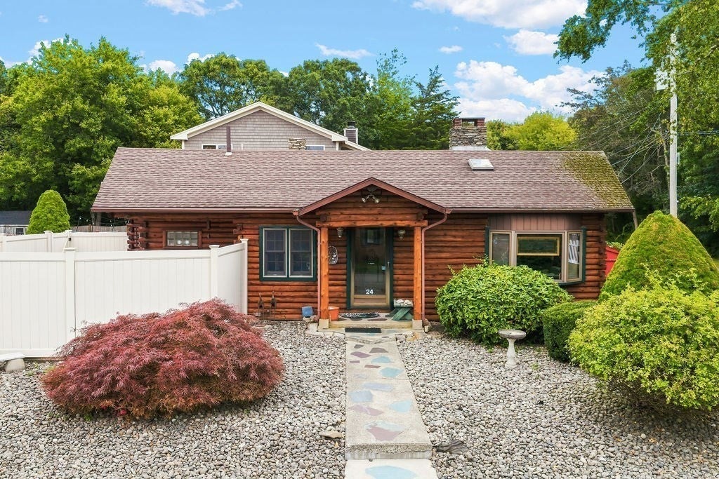 24 Fisherman Rd, Fairhaven, MA Photo #1