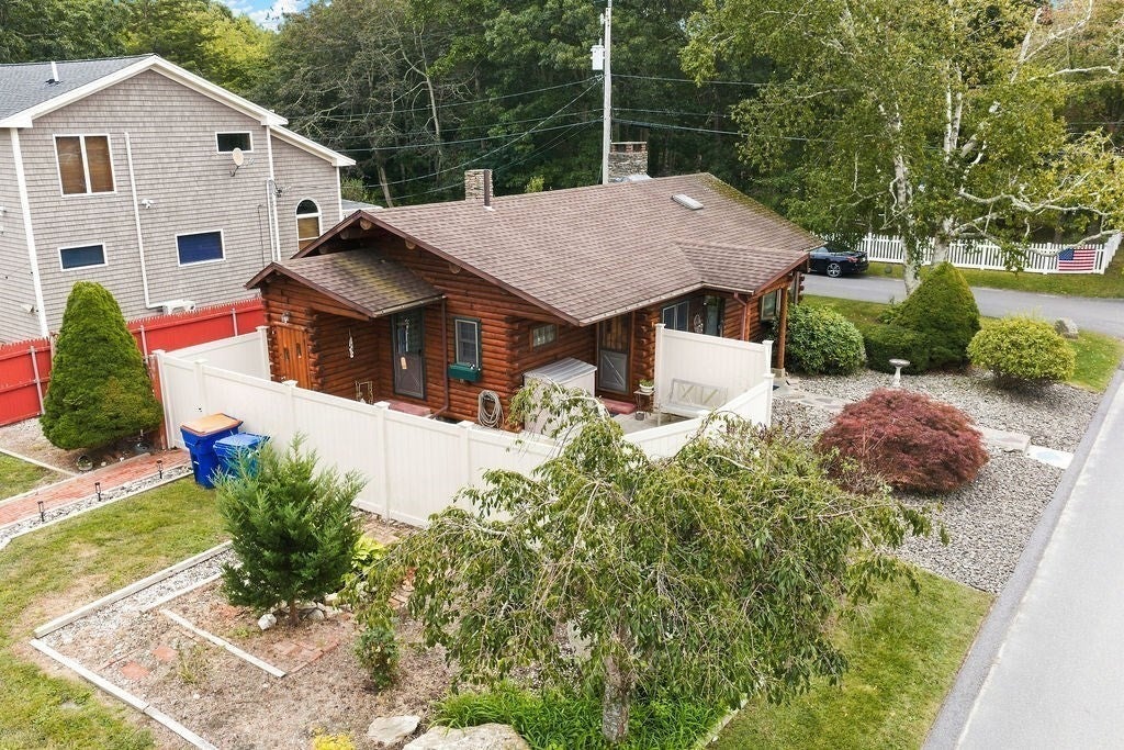 24 Fisherman Rd, Fairhaven, MA Photo #3