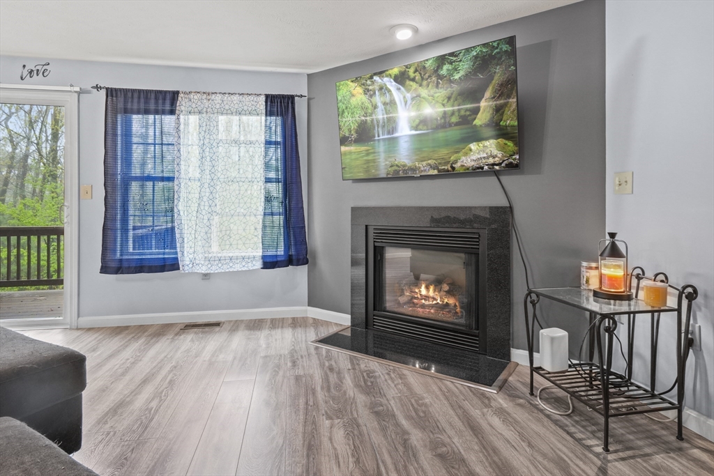 96 Caspian Way 96
