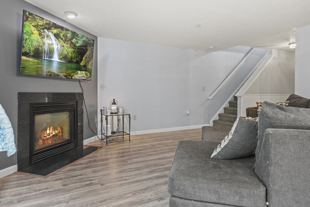 96 Caspian Way 96
