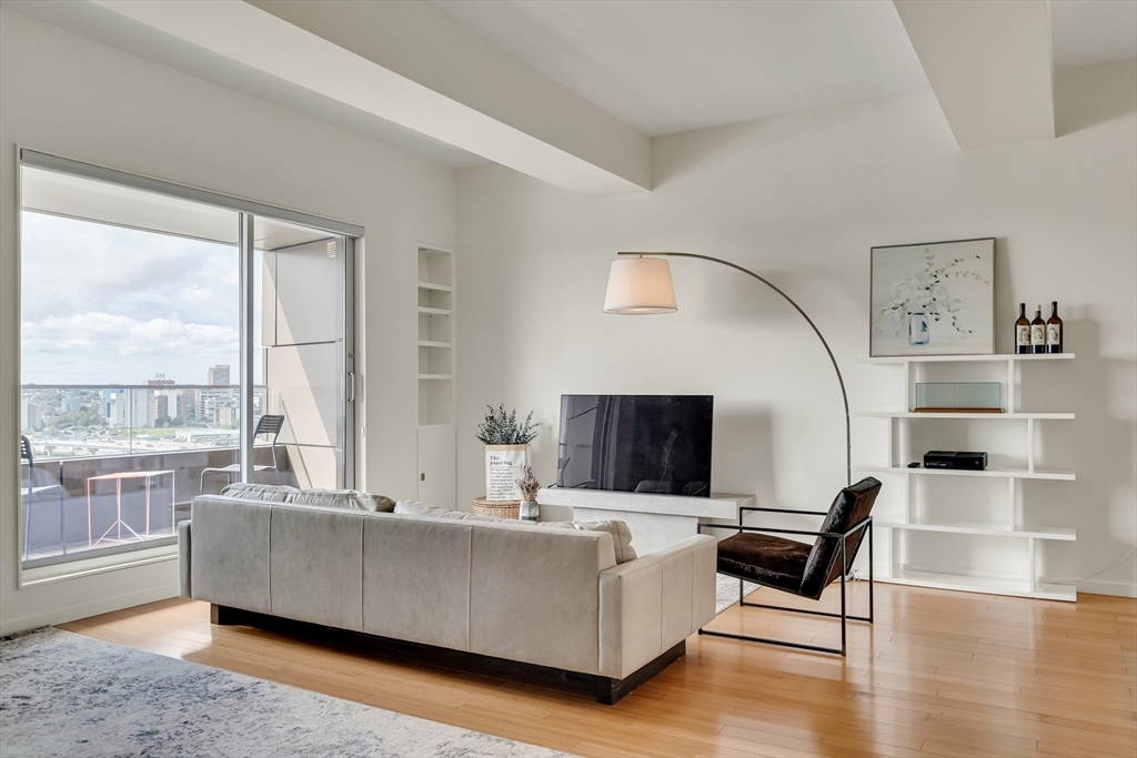 141 Dorchester Ave 906
