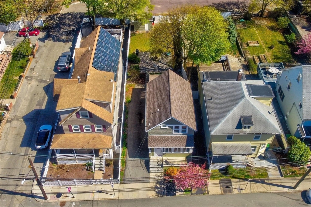 39 Ash Ave