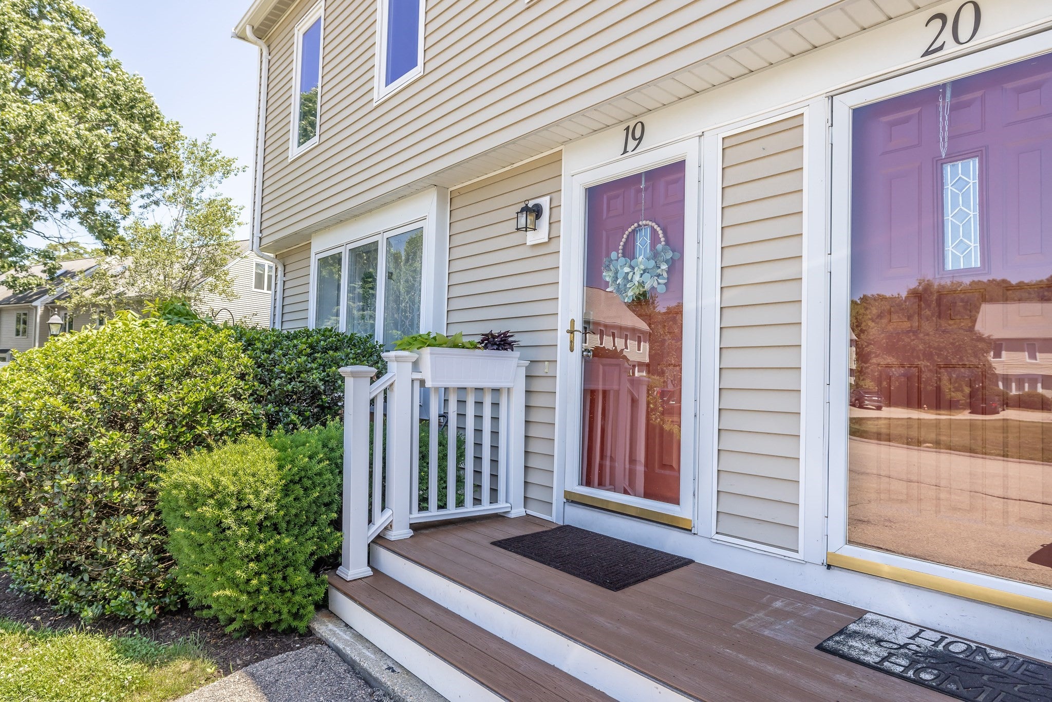 Click for 835 Mount Hope St #19, North Attleboro, MA slideshow