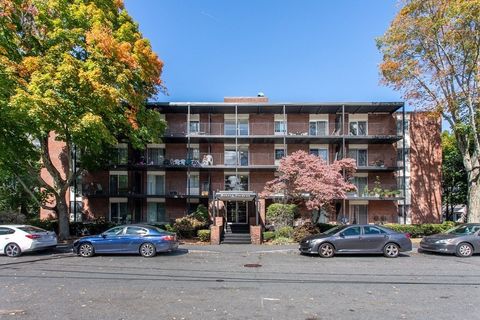 Photo of 45 Oval Rd #46, Quincy, MA 02170 (MLS # 73481519)