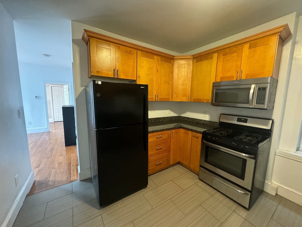 241 Maverick Street 2