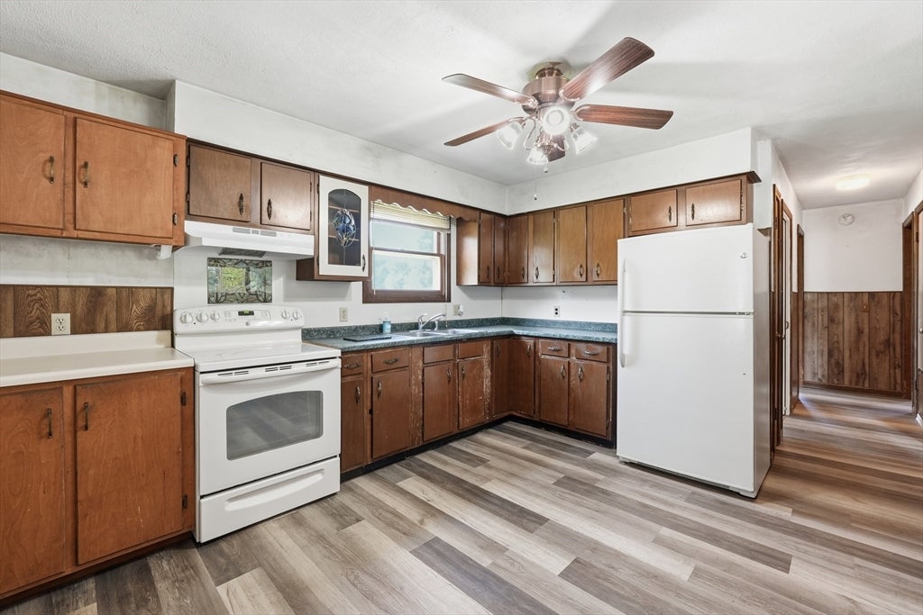 2324 Main St