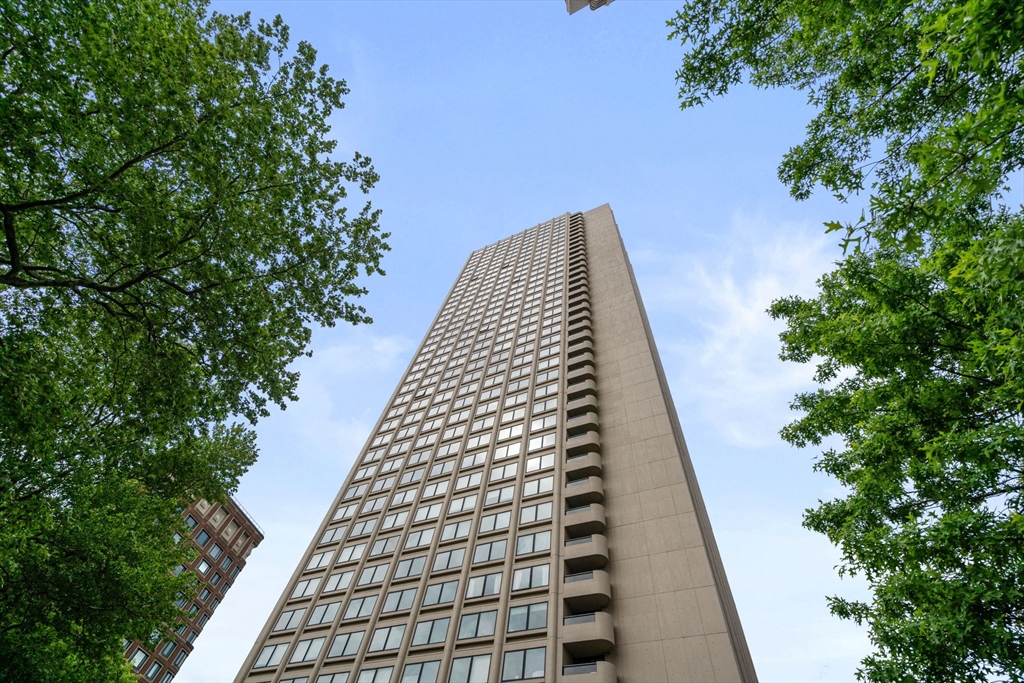 85 East India Row 6B