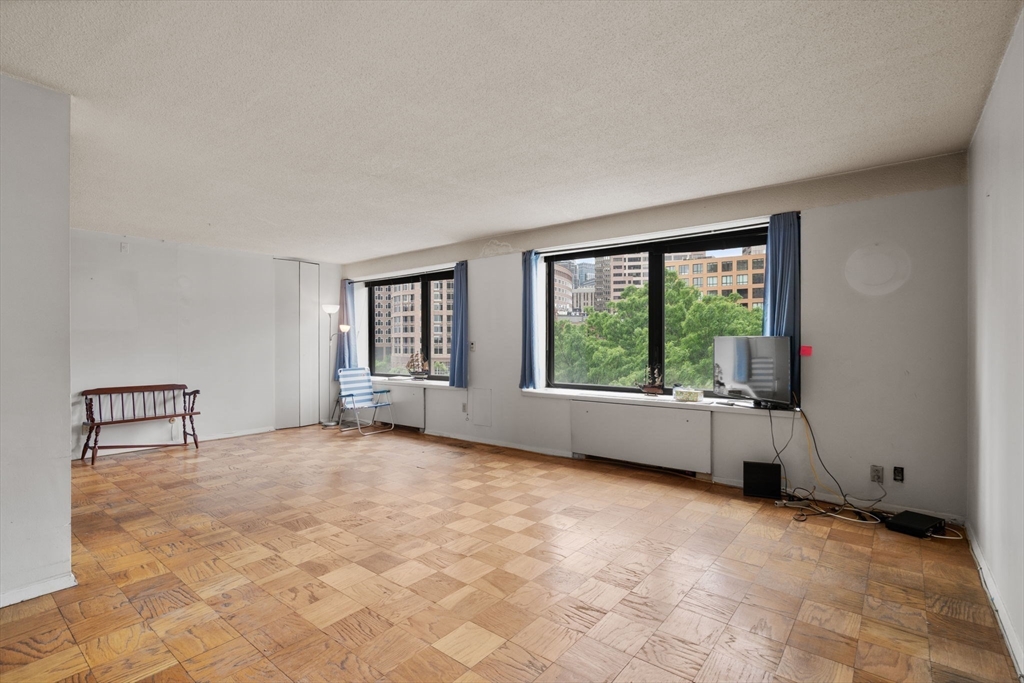 85 East India Row 6B