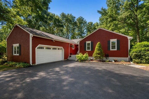 Photo of 20 Wexford Dr, Mansfield, MA 02048 (MLS # 73577368)