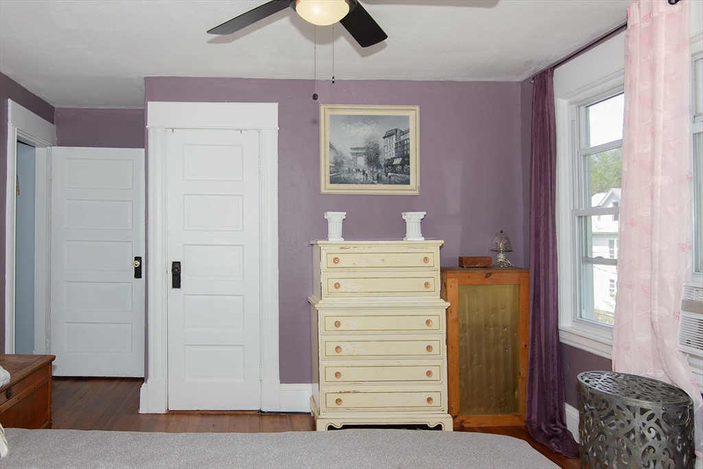 Springfield, Massachusetts 01104, United States, 3 Bedrooms Bedrooms, ,2 BathroomsBathrooms,Residential,Active,153653