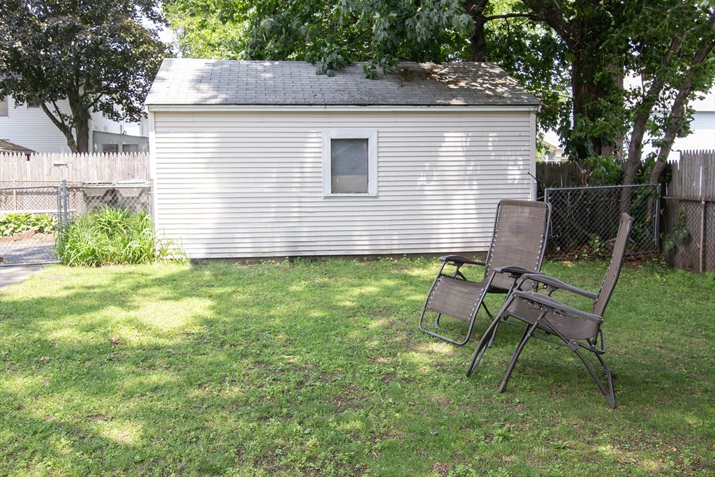 Springfield, Massachusetts 01104, United States, 3 Bedrooms Bedrooms, ,2 BathroomsBathrooms,Residential,Active,153653