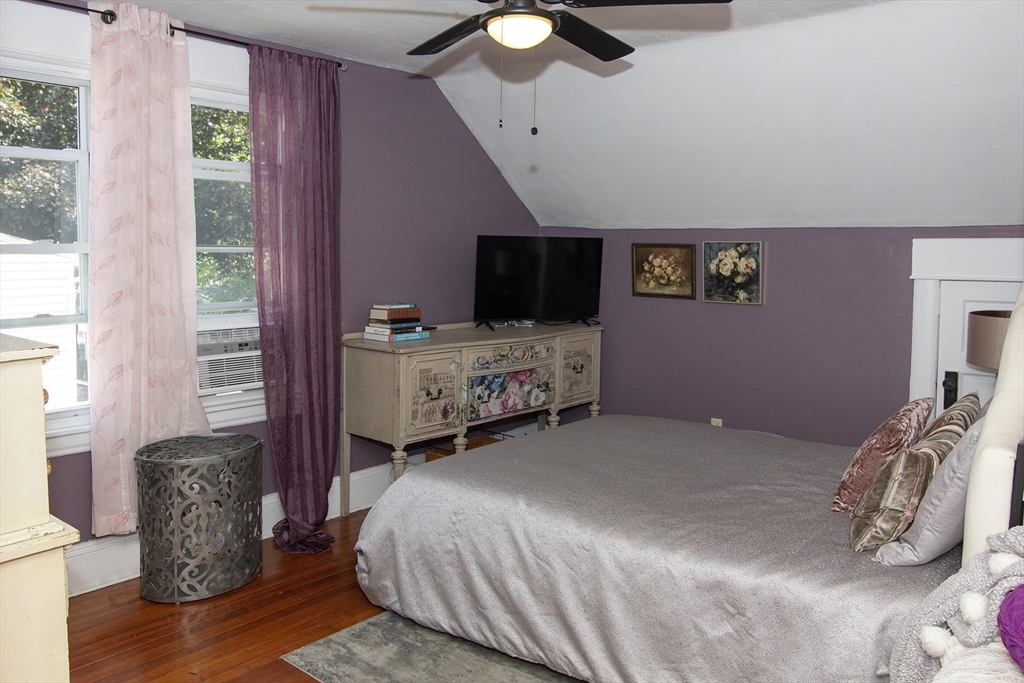 Springfield, Massachusetts 01104, United States, 3 Bedrooms Bedrooms, ,2 BathroomsBathrooms,Residential,Active,153653