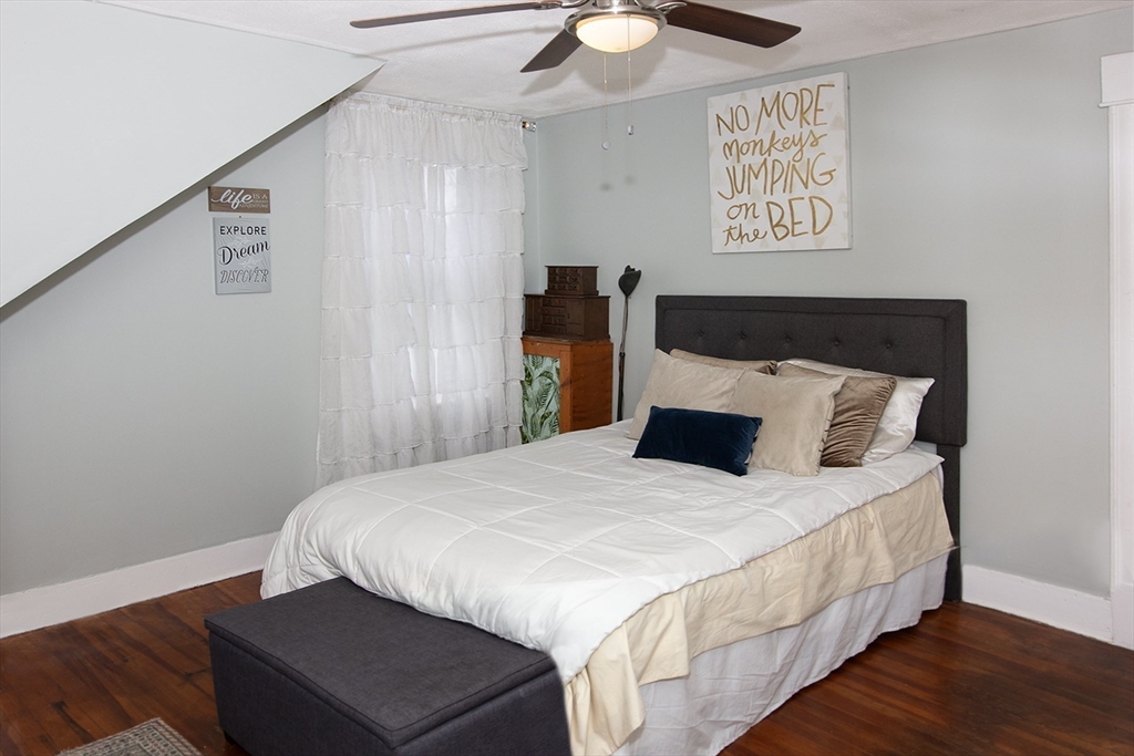 Springfield, Massachusetts 01104, United States, 3 Bedrooms Bedrooms, ,2 BathroomsBathrooms,Residential,Active,153653