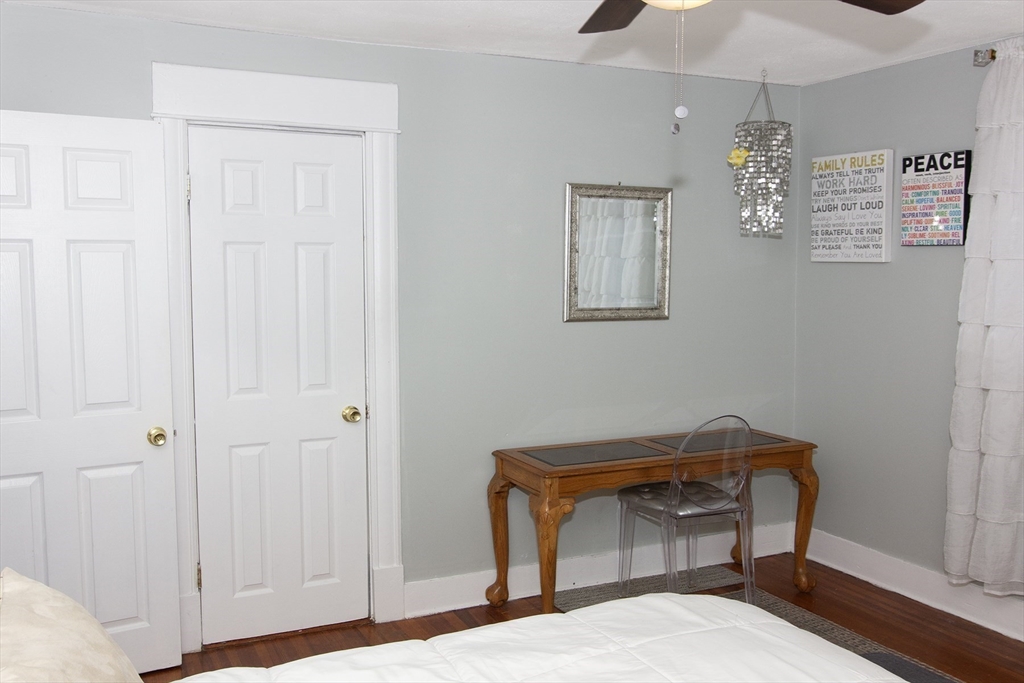 Springfield, Massachusetts 01104, United States, 3 Bedrooms Bedrooms, ,2 BathroomsBathrooms,Residential,Active,153653