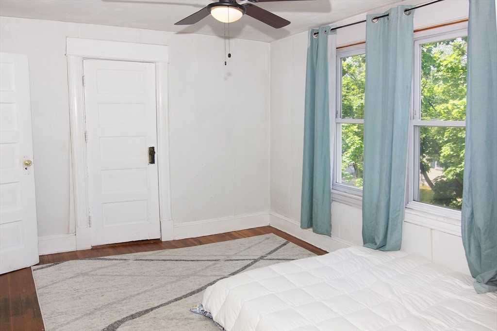 Springfield, Massachusetts 01104, United States, 3 Bedrooms Bedrooms, ,2 BathroomsBathrooms,Residential,Active,153653