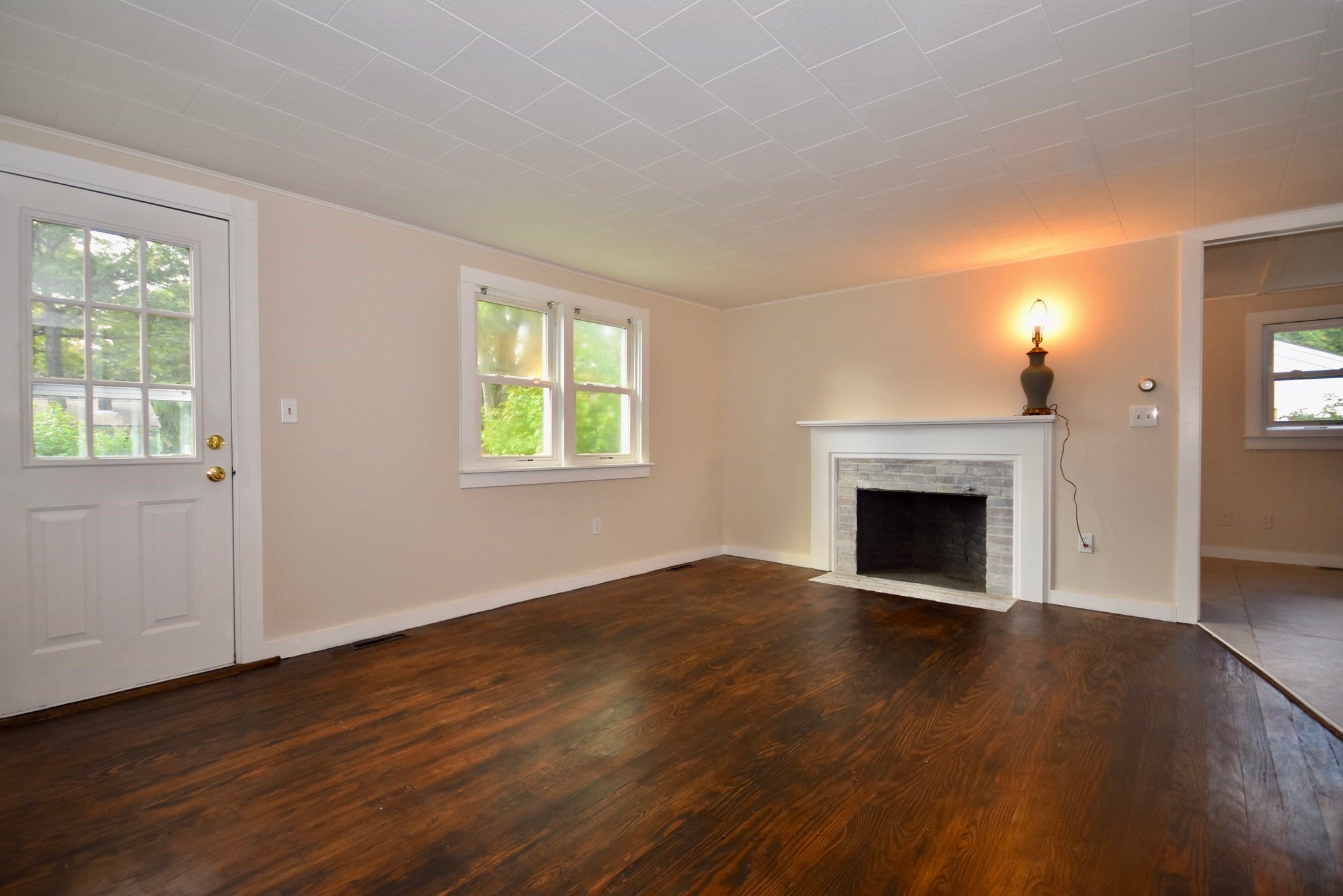 12 Lake Rd E