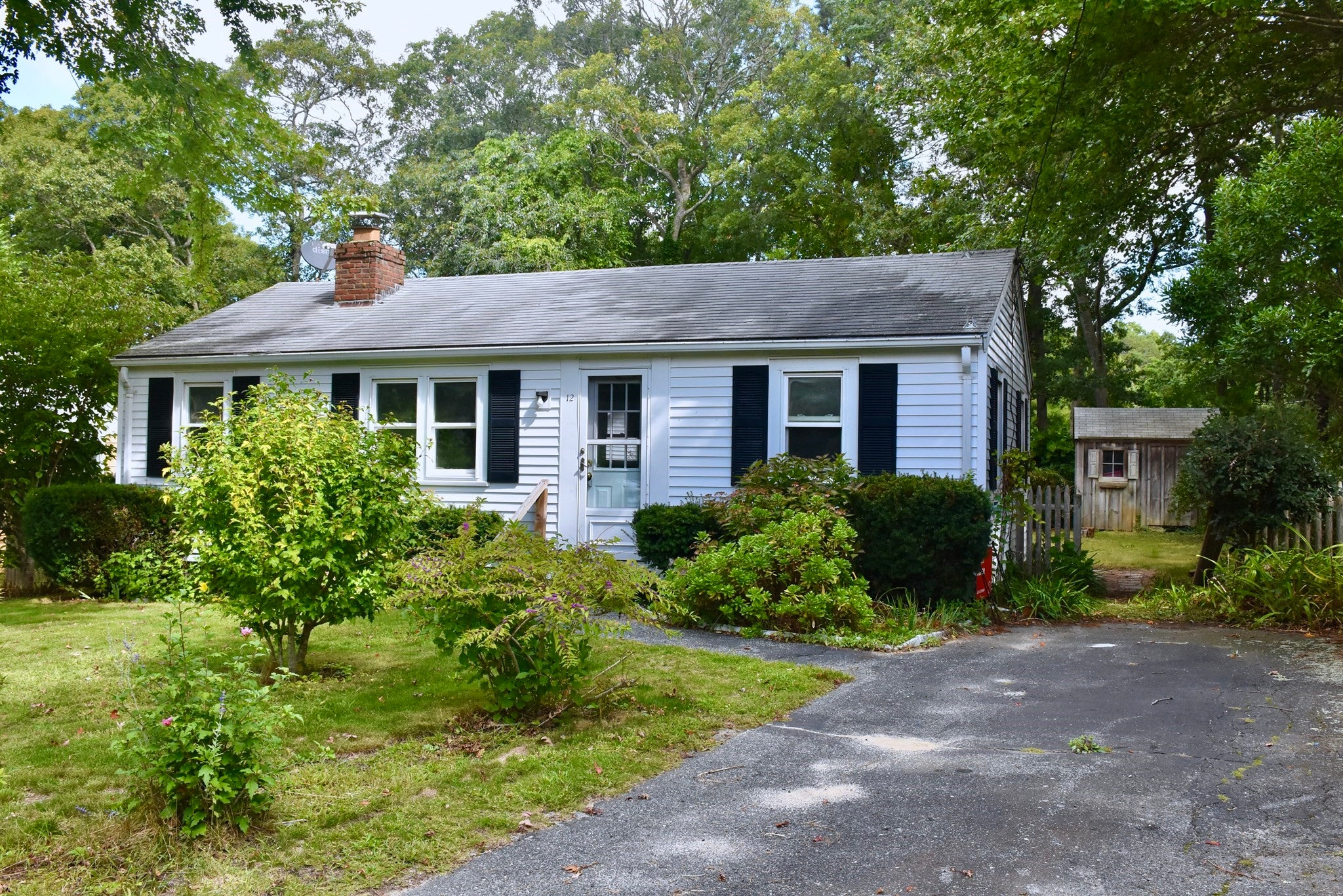 12 Lake Rd E