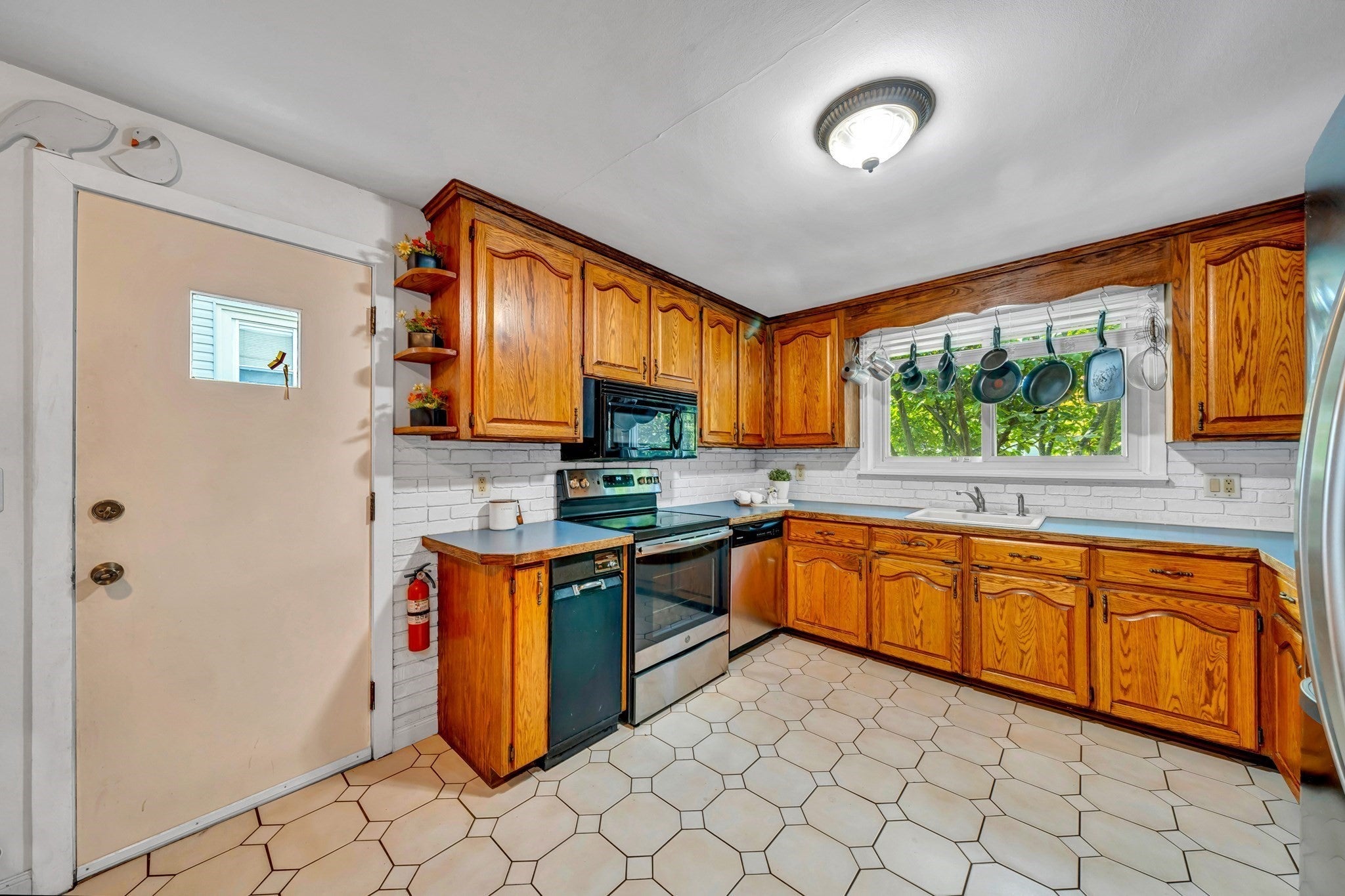 26 Beach St, Malden, MA Photo #15