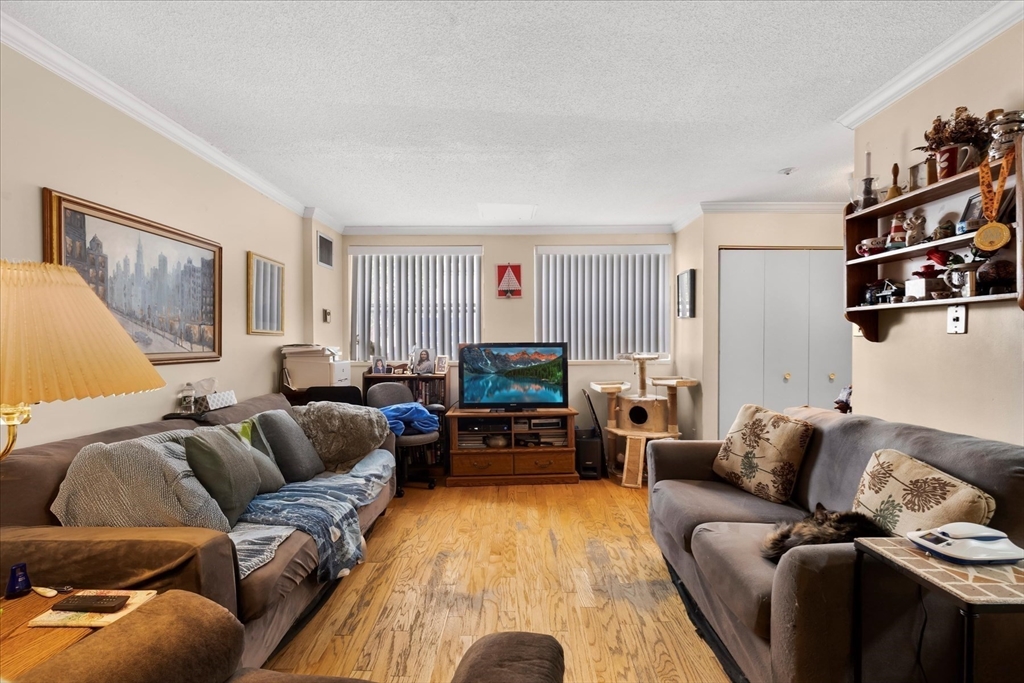 106 13th St 114