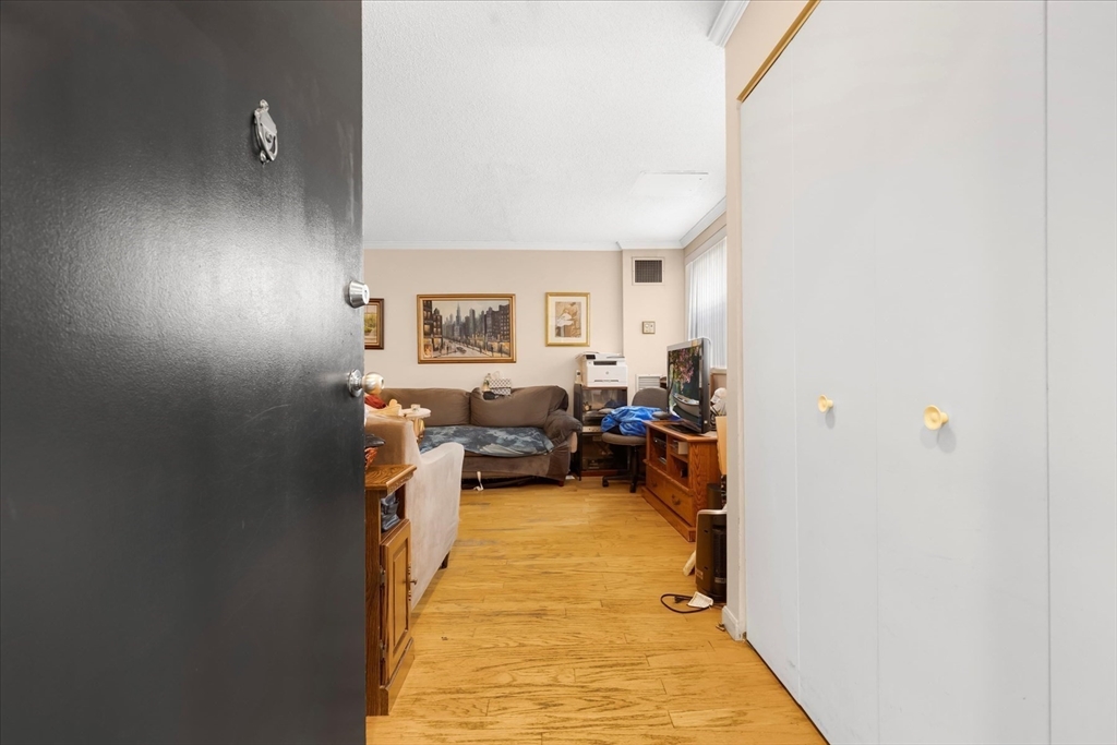 106 13th St 114
