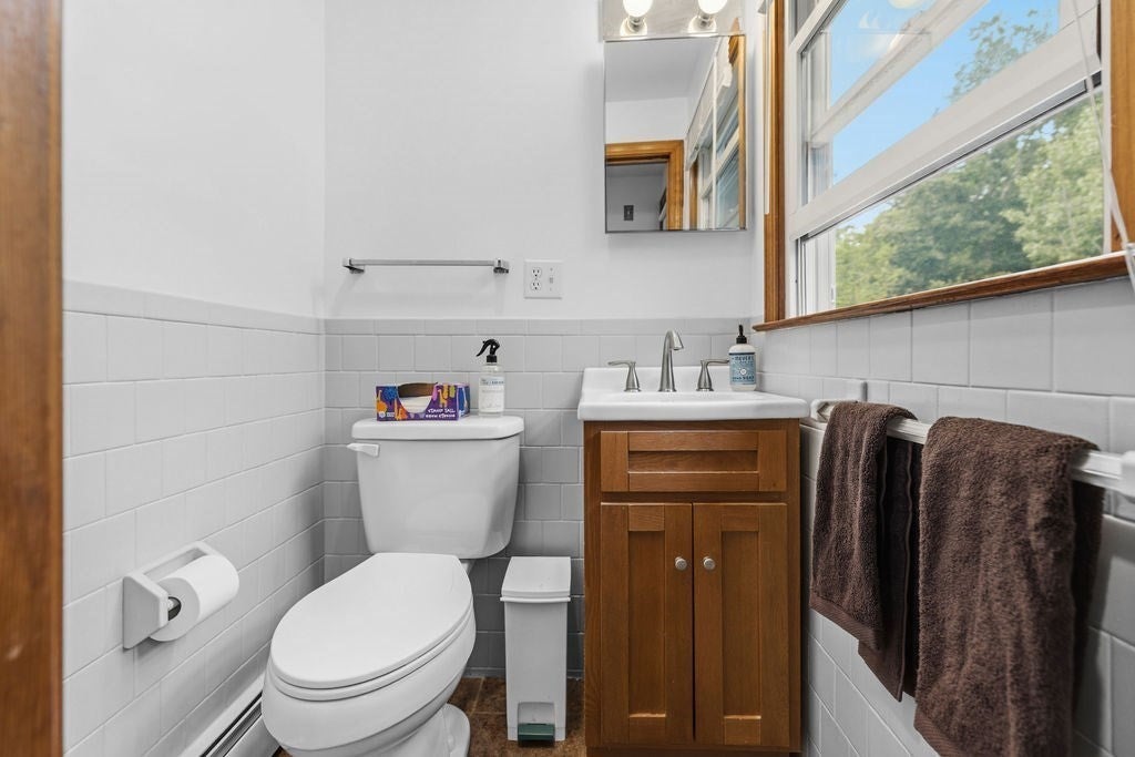 33 Woodland Rd, Rochester, MA, 33 Woodland Rd, Rochester, MA Photo #20
