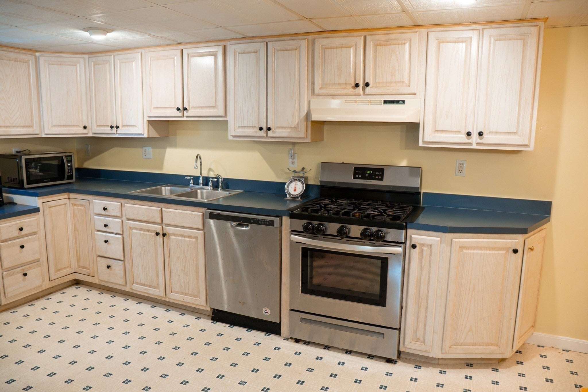 512 Prescott St, New Bedford, MA, 512 Prescott St, New Bedford, MA Photo #19