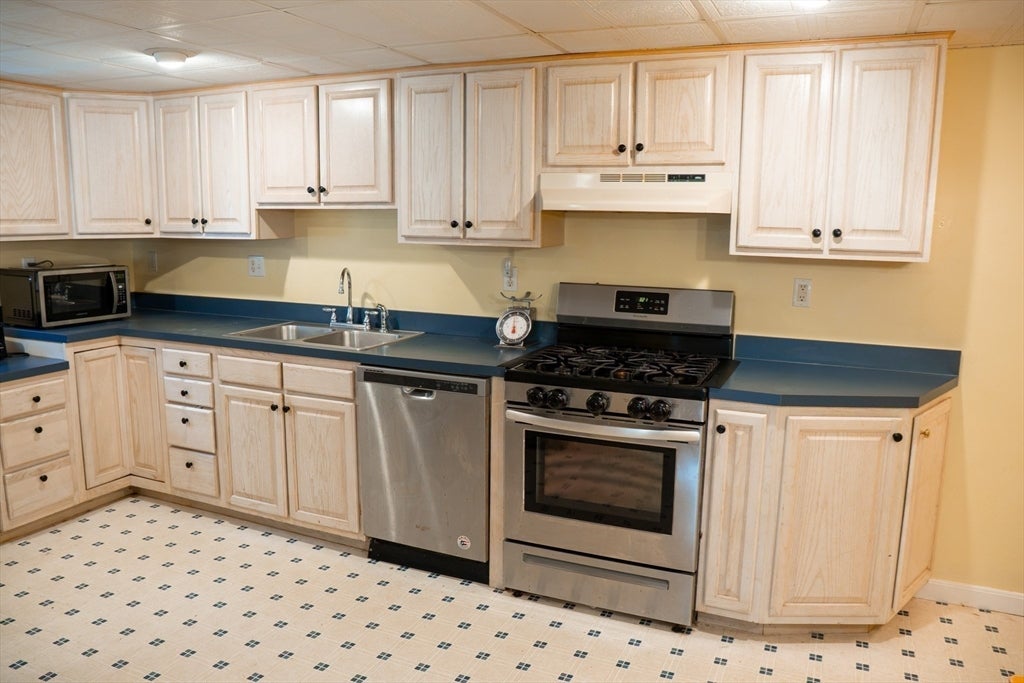 512 Prescott St, New Bedford, MA, 512 Prescott St, New Bedford, MA Photo #19