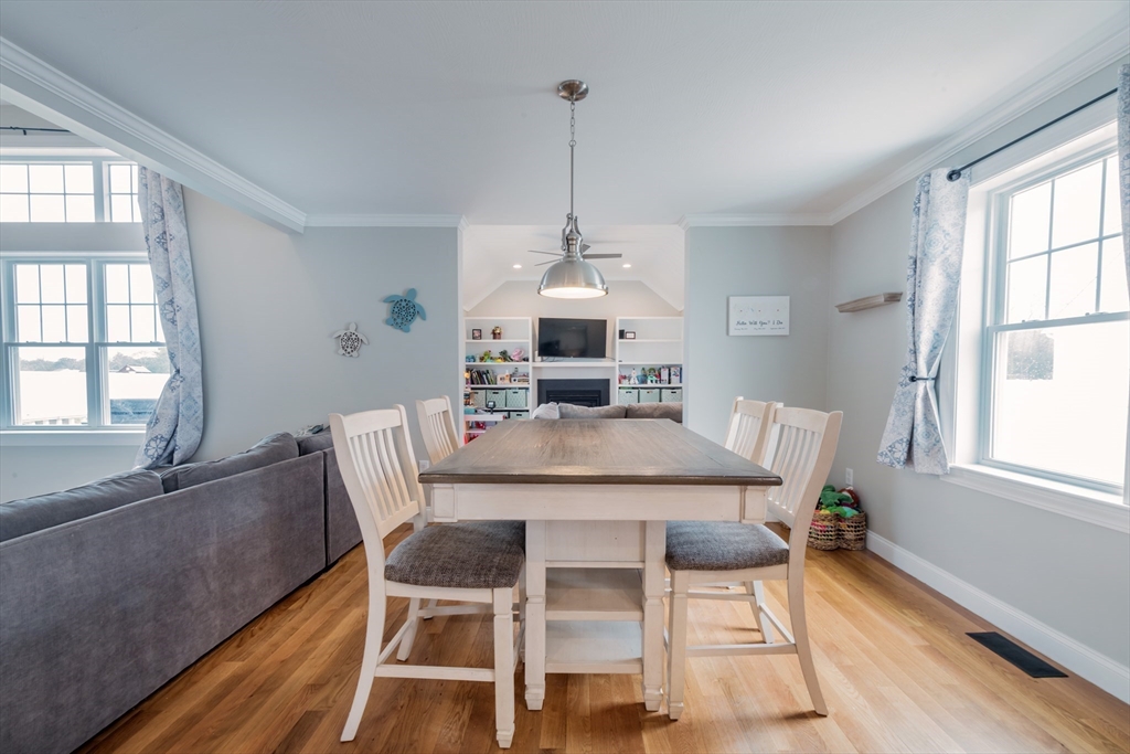 12 Karas Way