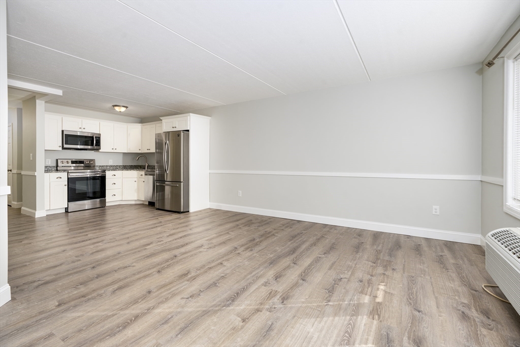 934 Southern Artery 109