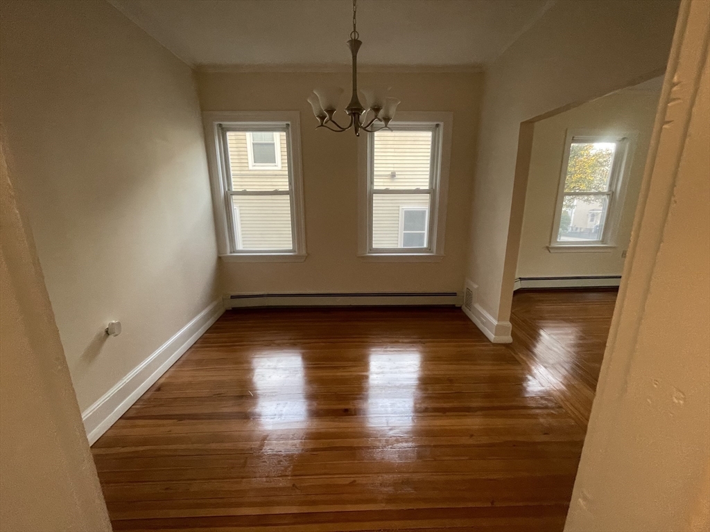 76 Kingsdale St 1