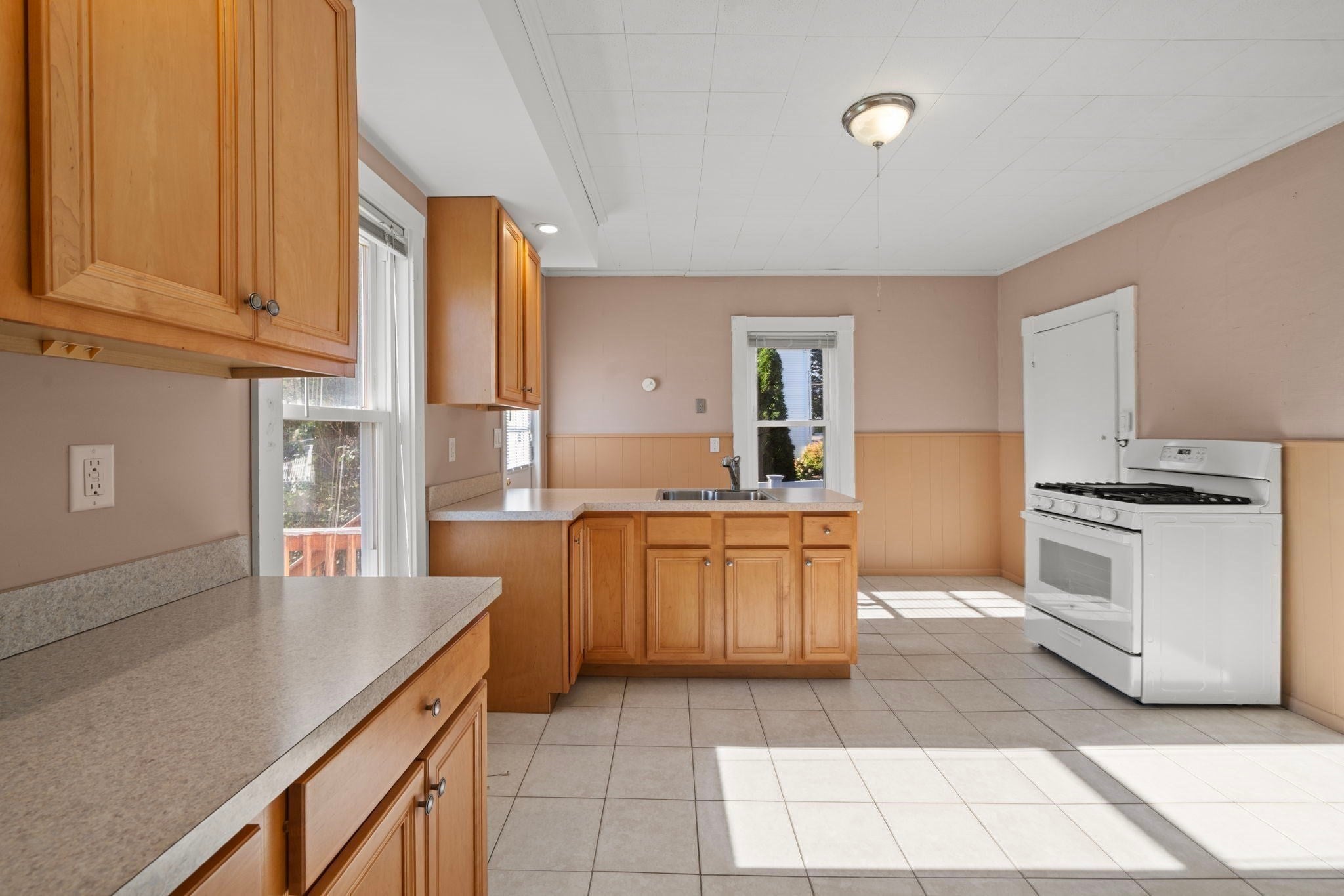 27 Highland St #27, Woburn, MA, 27 Highland St #27, Woburn, MA Photo #12