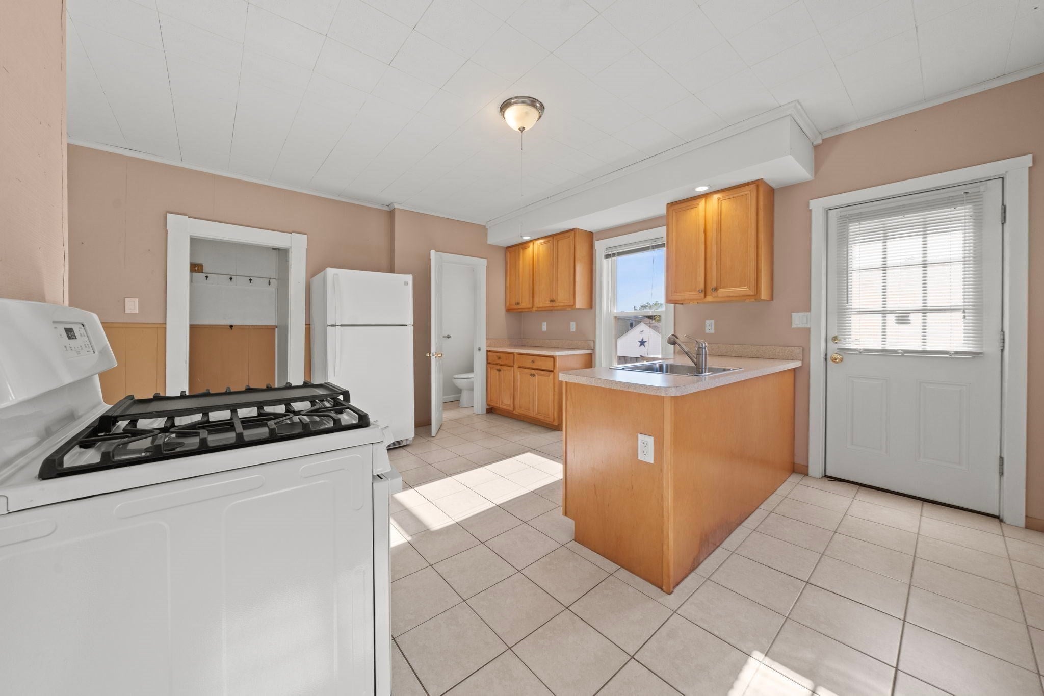 27 Highland St #27, Woburn, MA, 27 Highland St #27, Woburn, MA Photo #8