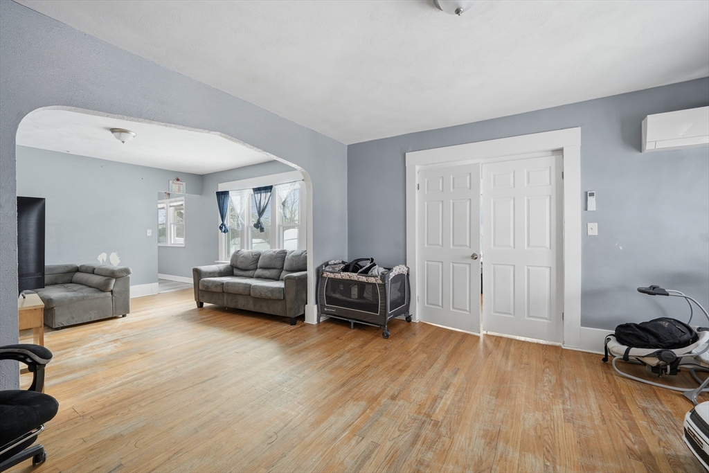 211-213 Chapin Terrace