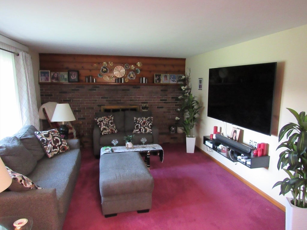 1117 Overlook Dr, Palmer, MA, 1117 Overlook Dr, Palmer, MA Photo #7