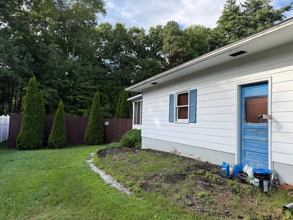 1117 Overlook Dr, Palmer, MA, 1117 Overlook Dr, Palmer, MA Photo #2