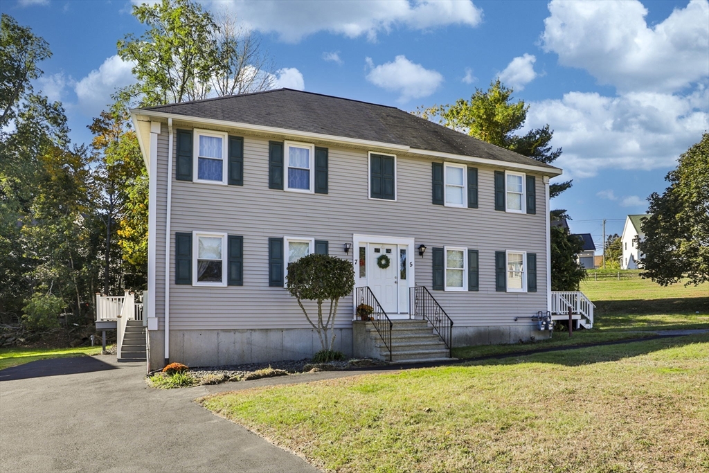 Haverhill, Massachusetts 01832, United States, 2 Bedrooms Bedrooms, ,2 BathroomsBathrooms,Residential,Active,230267