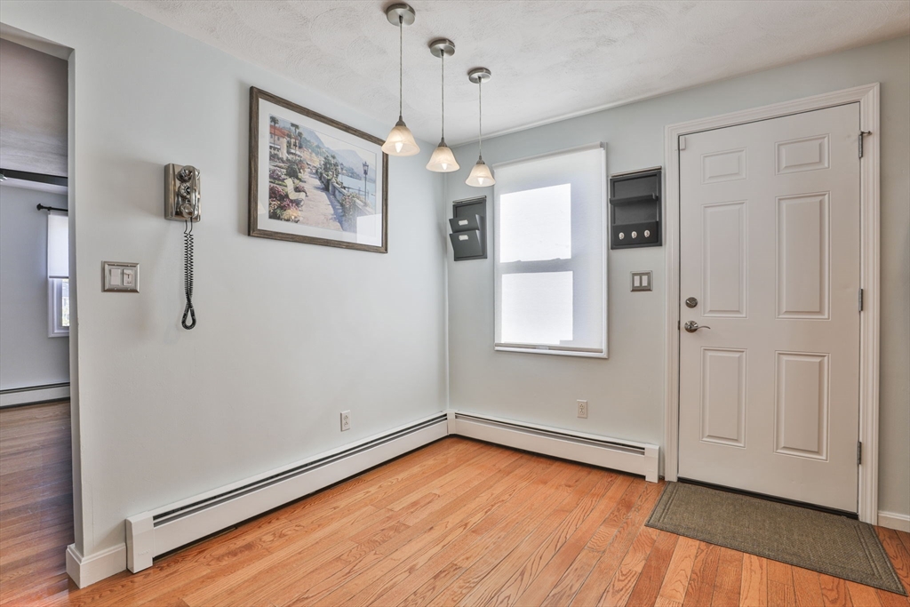 Haverhill, Massachusetts 01832, United States, 2 Bedrooms Bedrooms, ,2 BathroomsBathrooms,Residential,Active,230267