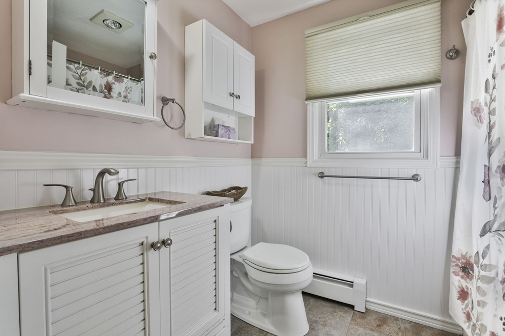 Haverhill, Massachusetts 01832, United States, 2 Bedrooms Bedrooms, ,2 BathroomsBathrooms,Residential,Active,230267