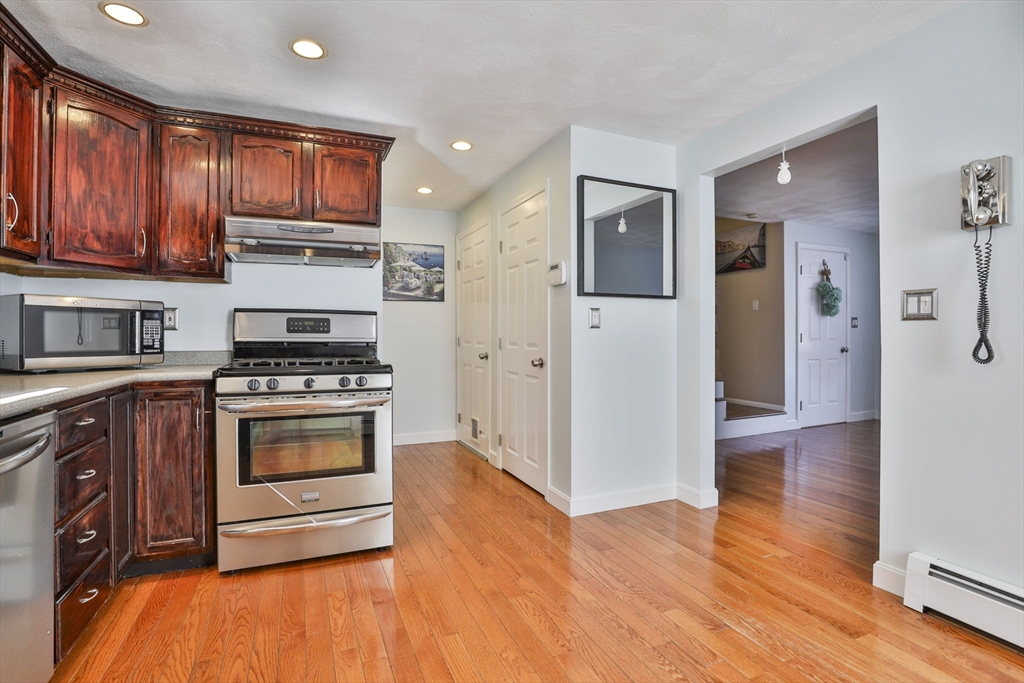 Haverhill, Massachusetts 01832, United States, 2 Bedrooms Bedrooms, ,2 BathroomsBathrooms,Residential,Active,230267