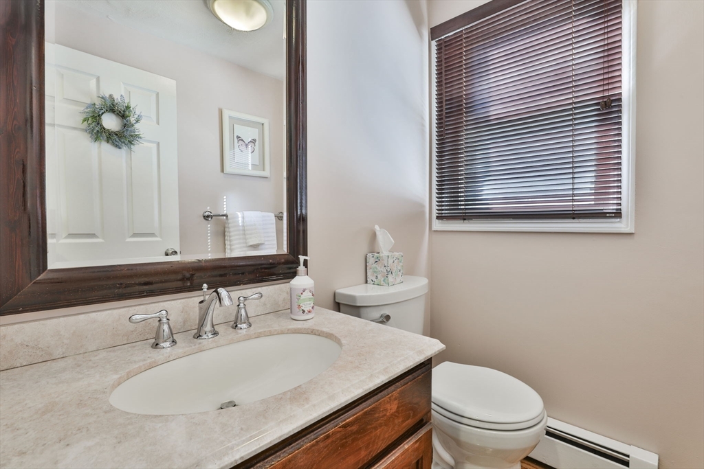 Haverhill, Massachusetts 01832, United States, 2 Bedrooms Bedrooms, ,2 BathroomsBathrooms,Residential,Active,230267