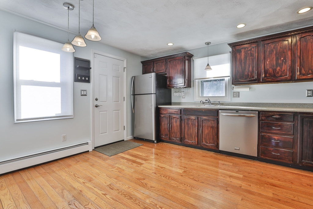 Haverhill, Massachusetts 01832, United States, 2 Bedrooms Bedrooms, ,2 BathroomsBathrooms,Residential,Active,230267